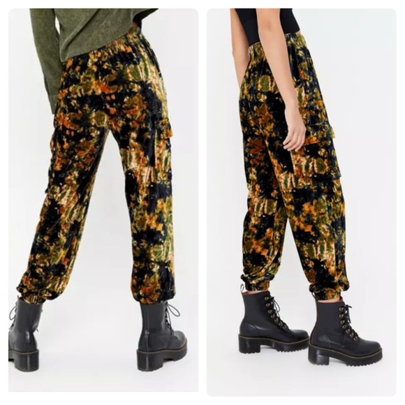 UO Penelope Velvet Jogger Pant Floral Multi Size Small - Picture 2 of 3